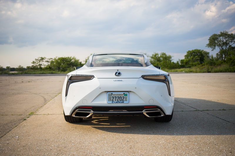 Illustration for article titled The 2018 Lexus LC 500 Is A V8 Spaceship That Doesn't Care About Today's Car Trends